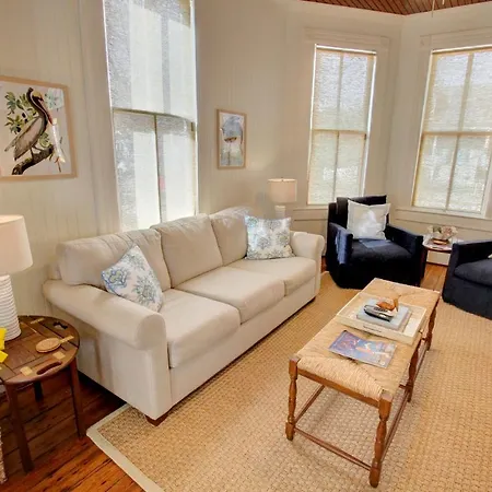 Historic 1899 Home For Summer